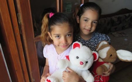 Yvette Prieto and Michael Jordan share twin daughters,&nbsp;Victoria&nbsp;and&nbsp;Ysabel.